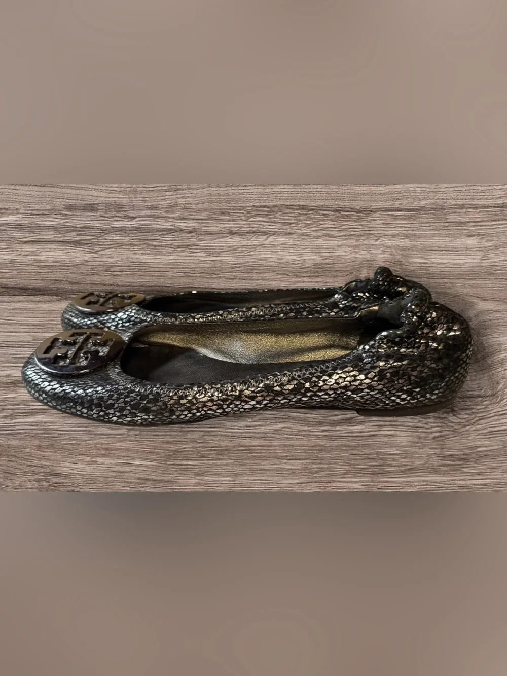 TORY BURCH REVA CLASSIC RARE SILVER SNAKE LOGO BALLET FLATS US 9